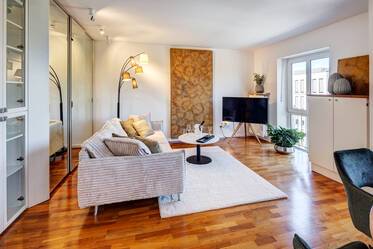 Light-flooded apartment for rent in Altbogenhausen