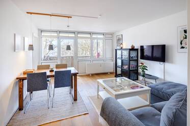 Schwabing-Freimann: bright and modernly furnished