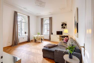 Historic apartment for rent: high ceilings, stucco