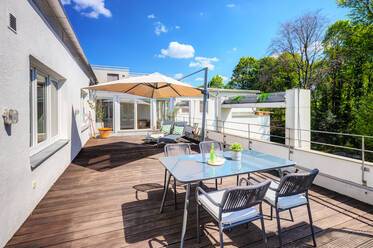 4.5-room roof-terrace apartment in Solln for rent