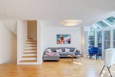 Modern semi-detached house in quiet neighborhood