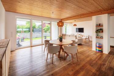 Modern family house with garden for rent