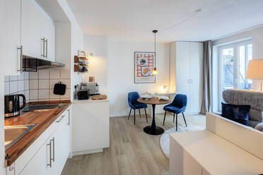 Neu möbliertes Apartment in urbaner Lage 