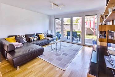 Large terraced corner house for families or flat-share
