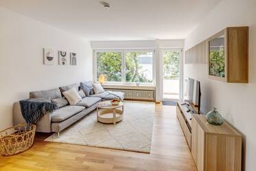 Quiet apartment in Solln with two balconies
