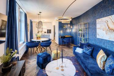 Rosenheimer Platz: unique historic apartment