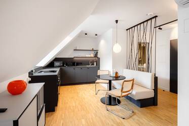 Bob W Munich Schwabing | Roomy Studio