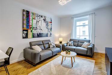 Central location: first occupancy, newly furnished