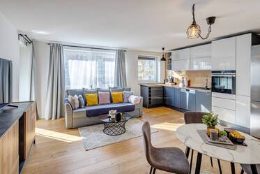 Bright, modernly furnished apartment with balcony