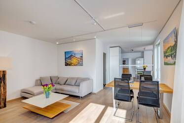 Bright and spacious 3-room apartment with terrace