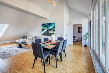 Aschhein: modern attic apartment for rent