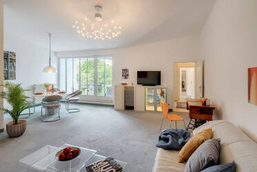 For rent: quiet 2-room apartment with roofed loggia