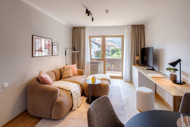 Newly Furnished 2-Room Apartment with Balcony in Rottach-Egern