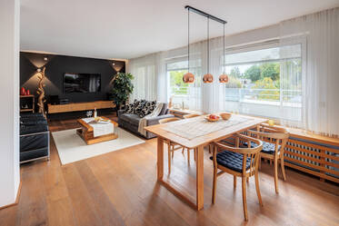 Modern 2-Room Apartment with Large Roof Terrace in Solln