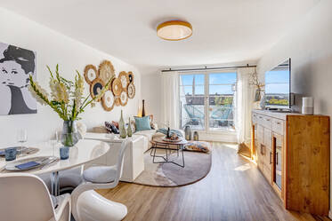 Sunny 2-Room Top-Floor Apartment with Views