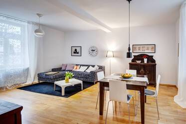 Munich-Neuhausen: Modernly furnished 2-room-apartment 