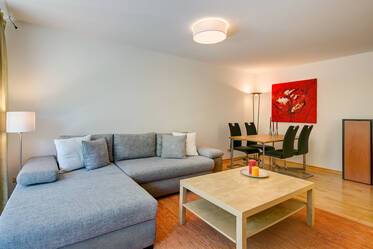 Sunny, newly renovated apartment with two balconies