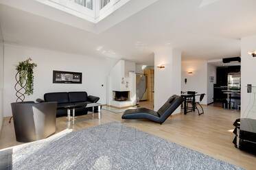 Beautifully furnished roof terrace apartment in Pullach im Isartal