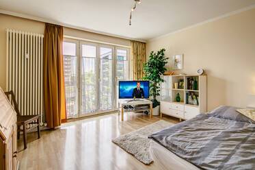 Furnished 1-room apartment in Munich-Schwabing with optional parking space