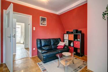 Cozy 1.5-room attic apartment, fully equipped in Munich-Moosach