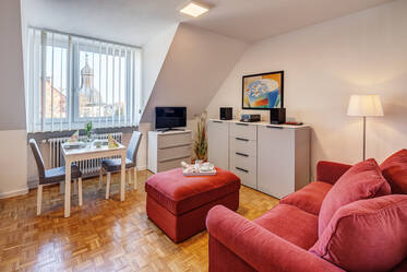 Nicely furnished attic apartment in Schwabing