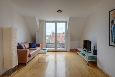 Furnished attic apartment in Giesing: near U-Bahn Silberhornstraße