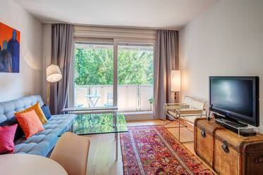 Beautiful location in Munich-Schwabing: furnished flat with parking near tube line U2 Josephsplatz