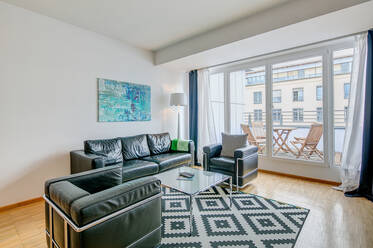 Modernly furnished apartment with roof-terrace