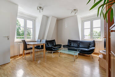 Bright and spacious apartment in Berg am Laim
