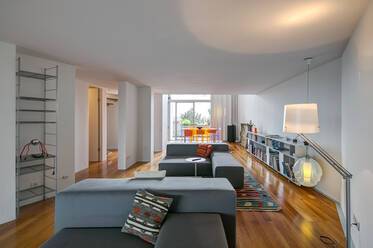 Luxuriously furnished apartment in Schwabing