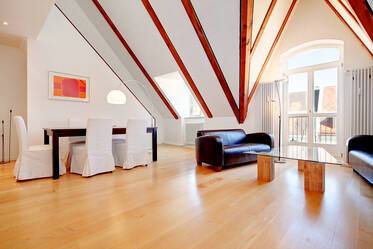 Light-flooded attic maisonette apartment