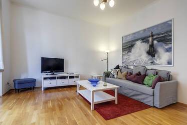 Top location in Schwabing: Bright 2-room apartment