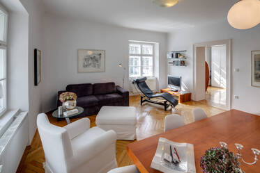 Spacious and bright 3-room apartment in period building in top location, Munich-Schwabing