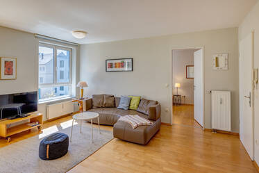 Munich-Maxvorstadt: Beautifully furnished 2-room apartment 