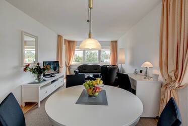 Munich Moosach: Beautiful 2-room-apartment, Internet and telefone flat included - good connection to OEZ