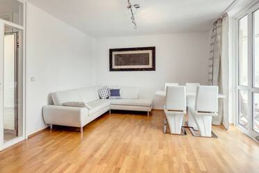 Bright attic apartment in central location