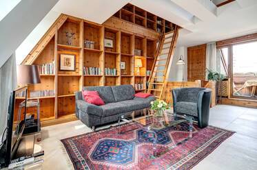 Nicely furnished roof terrace apartment in Gärtnerplatzviertel