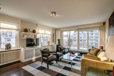 High-quality, furnished 3-room apartment with roof terrace