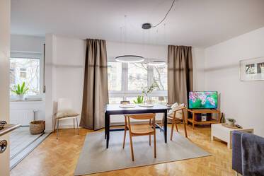 Bright furnished 1-room apartment in the museums district 