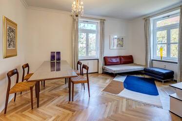 Charming period apartment at the English Garden