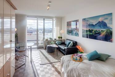 Arabellapark: furnished apartment with wonderful view  