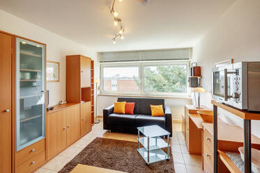 Bright, quiet apartment - near airport line S1