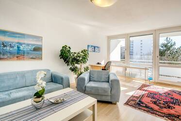 Sunny 3-room apartment with balcony