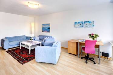 Sunny 3-room apartment with balcony