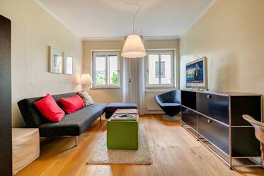 Beautifully furnished apartment near Münchner Freiheit