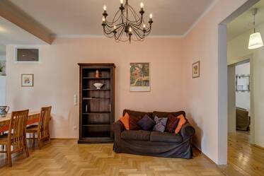 Near Ostbahnhof, 5-room family apartment