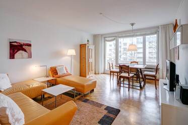 Near Luitpoldpark: Beautifully furnished 3-room apartment 