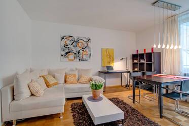 High quality furnishing, near Kurfürstenplatz