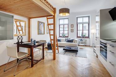 Renovated period apartment near Königsplatz 