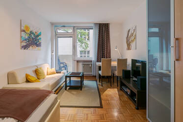 Hohenzollernplatz - lovely studio with balcony